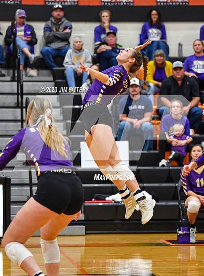 Thumbnail 1 in Shiner vs Thrall (UIL 2A Region IV Area Playoff) photogallery.