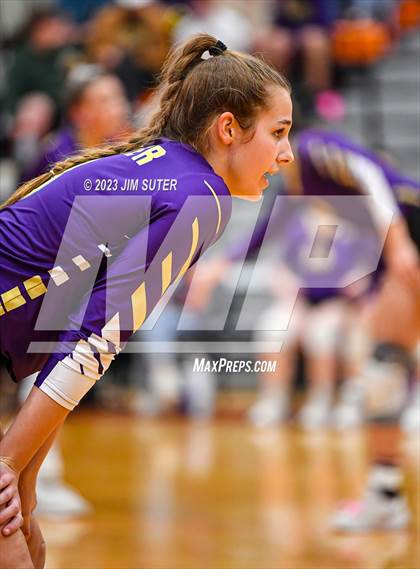 Thumbnail 3 in Shiner vs Thrall (UIL 2A Region IV Area Playoff) photogallery.