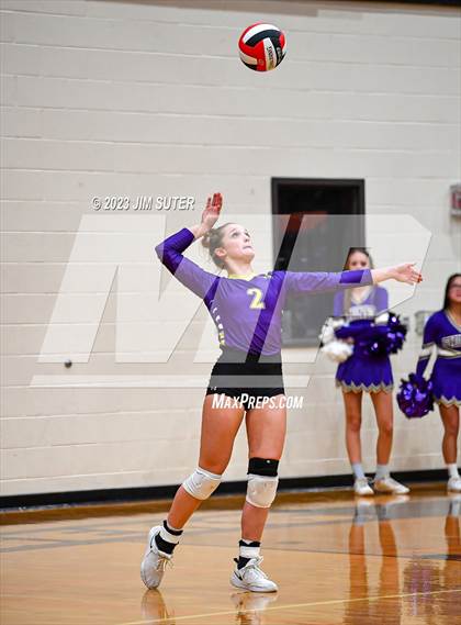 Thumbnail 1 in Shiner vs Thrall (UIL 2A Region IV Area Playoff) photogallery.