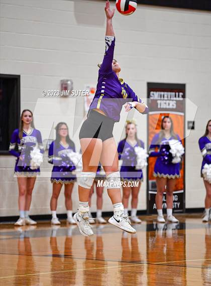 Thumbnail 1 in Shiner vs Thrall (UIL 2A Region IV Area Playoff) photogallery.