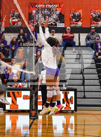 Thumbnail 2 in Shiner vs Thrall (UIL 2A Region IV Area Playoff) photogallery.