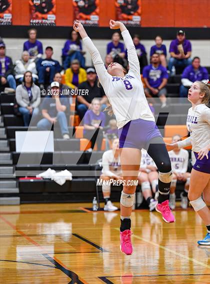 Thumbnail 2 in Shiner vs Thrall (UIL 2A Region IV Area Playoff) photogallery.