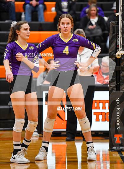 Thumbnail 3 in Shiner vs Thrall (UIL 2A Region IV Area Playoff) photogallery.