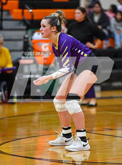 Thumbnail 1 in Shiner vs Thrall (UIL 2A Region IV Area Playoff) photogallery.