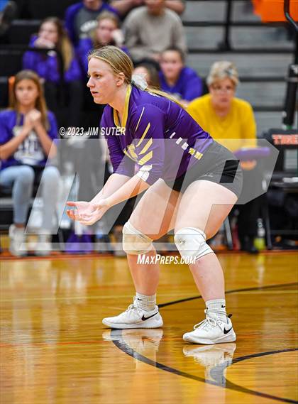 Thumbnail 3 in Shiner vs Thrall (UIL 2A Region IV Area Playoff) photogallery.