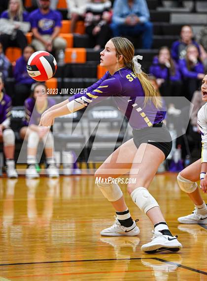 Thumbnail 3 in Shiner vs Thrall (UIL 2A Region IV Area Playoff) photogallery.