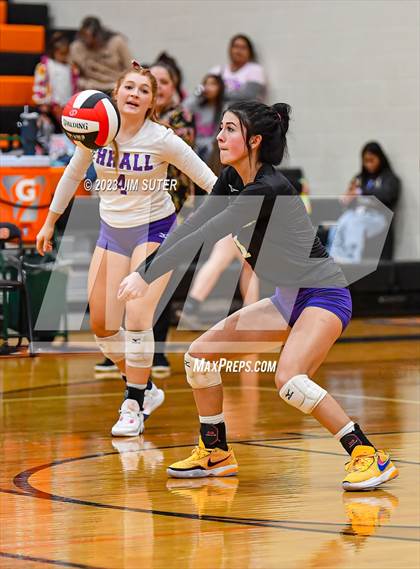 Thumbnail 3 in Shiner vs Thrall (UIL 2A Region IV Area Playoff) photogallery.