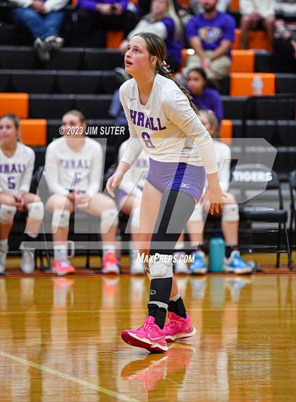 Thumbnail 1 in Shiner vs Thrall (UIL 2A Region IV Area Playoff) photogallery.