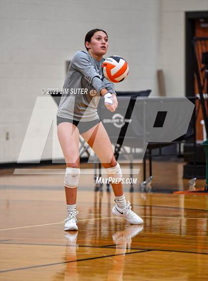 Thumbnail 2 in Shiner vs Thrall (UIL 2A Region IV Area Playoff) photogallery.