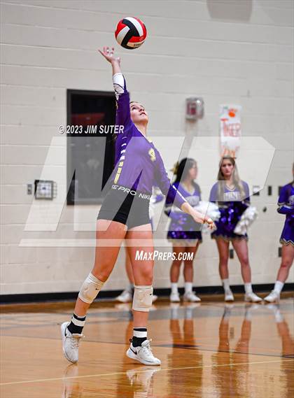 Thumbnail 2 in Shiner vs Thrall (UIL 2A Region IV Area Playoff) photogallery.