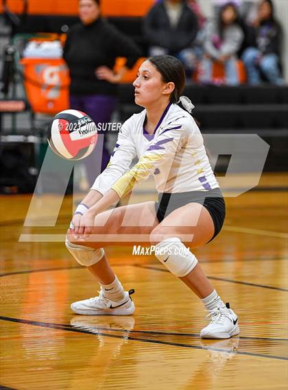 Thumbnail 1 in Shiner vs Thrall (UIL 2A Region IV Area Playoff) photogallery.