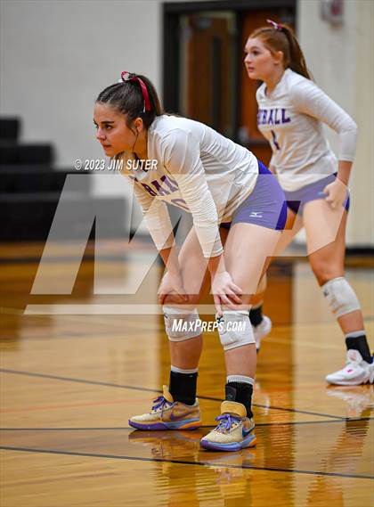 Thumbnail 3 in Shiner vs Thrall (UIL 2A Region IV Area Playoff) photogallery.