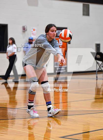 Thumbnail 3 in Shiner vs Thrall (UIL 2A Region IV Area Playoff) photogallery.