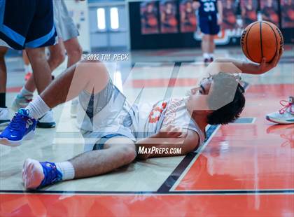 Thumbnail 3 in University @ Huntington Beach photogallery.