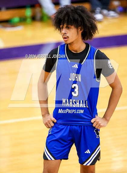 Thumbnail 1 in John Marshall vs Highland (John Wall Holiday Invitational) photogallery.