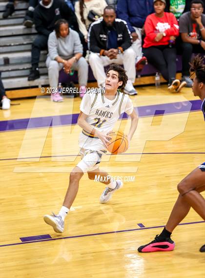 Thumbnail 1 in John Marshall vs Highland (John Wall Holiday Invitational) photogallery.
