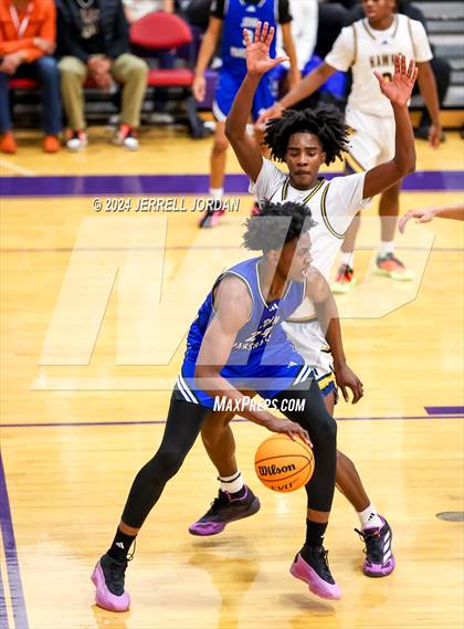 Thumbnail 1 in John Marshall vs Highland (John Wall Holiday Invitational) photogallery.