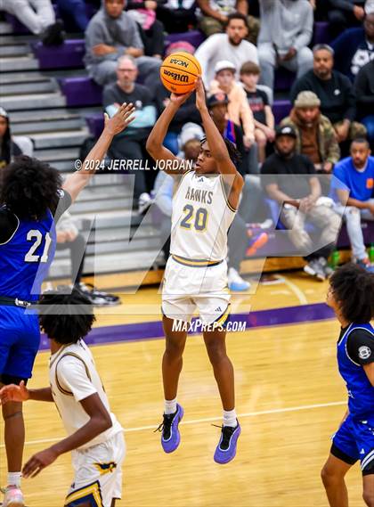 Thumbnail 3 in John Marshall vs Highland (John Wall Holiday Invitational) photogallery.