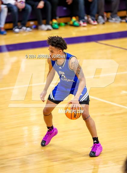 Thumbnail 3 in John Marshall vs Highland (John Wall Holiday Invitational) photogallery.