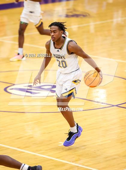 Thumbnail 1 in John Marshall vs Highland (John Wall Holiday Invitational) photogallery.