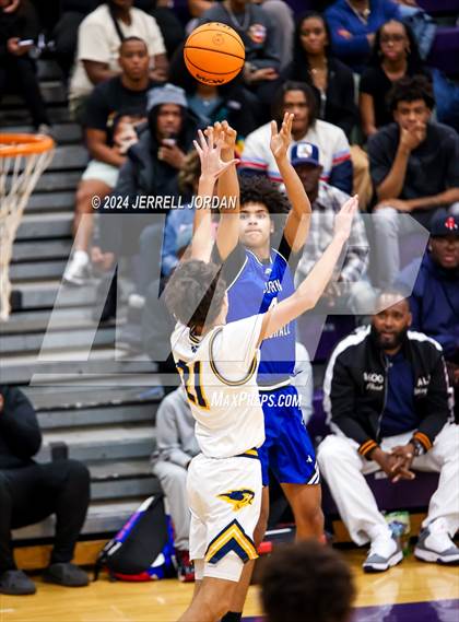 Thumbnail 1 in John Marshall vs Highland (John Wall Holiday Invitational) photogallery.