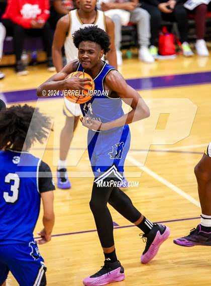 Thumbnail 3 in John Marshall vs Highland (John Wall Holiday Invitational) photogallery.