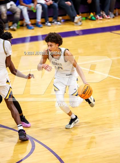 Thumbnail 3 in John Marshall vs Highland (John Wall Holiday Invitational) photogallery.