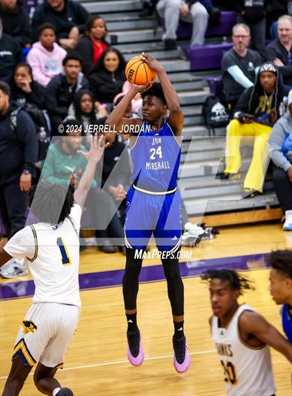 Thumbnail 2 in John Marshall vs Highland (John Wall Holiday Invitational) photogallery.