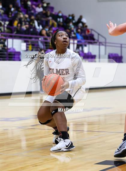 Thumbnail 2 in Gilmer vs. Pinkston (UIL 4A Regional Finals) photogallery.