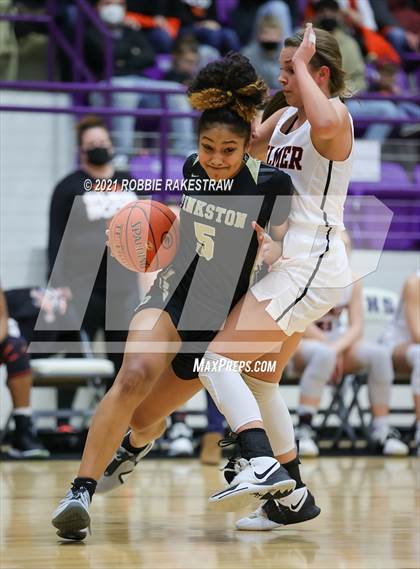 Thumbnail 2 in Gilmer vs. Pinkston (UIL 4A Regional Finals) photogallery.