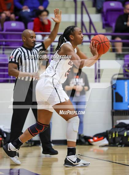 Thumbnail 2 in Gilmer vs. Pinkston (UIL 4A Regional Finals) photogallery.