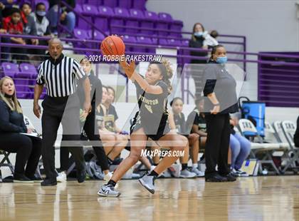 Thumbnail 2 in Gilmer vs. Pinkston (UIL 4A Regional Finals) photogallery.