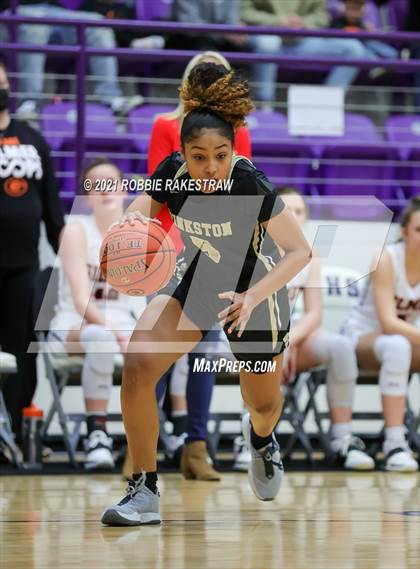 Thumbnail 2 in Gilmer vs. Pinkston (UIL 4A Regional Finals) photogallery.