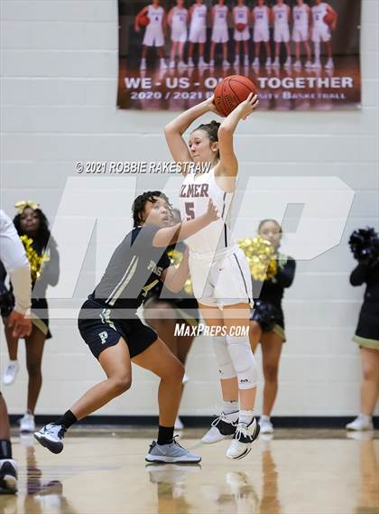 Thumbnail 3 in Gilmer vs. Pinkston (UIL 4A Regional Finals) photogallery.