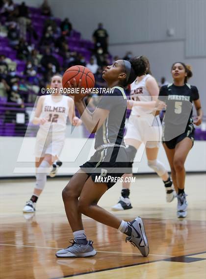 Thumbnail 3 in Gilmer vs. Pinkston (UIL 4A Regional Finals) photogallery.