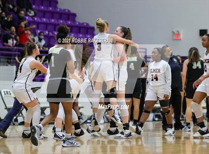 Thumbnail 3 in Gilmer vs. Pinkston (UIL 4A Regional Finals) photogallery.