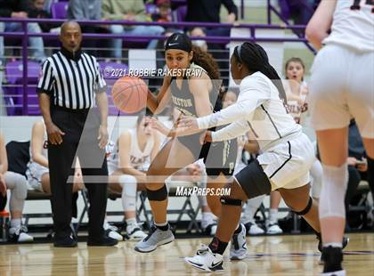 Thumbnail 1 in Gilmer vs. Pinkston (UIL 4A Regional Finals) photogallery.