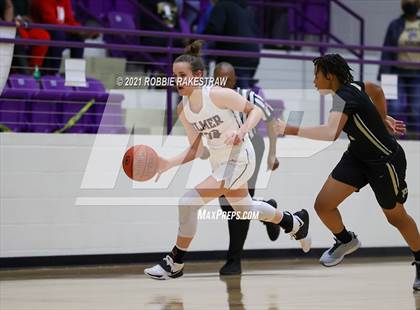 Thumbnail 2 in Gilmer vs. Pinkston (UIL 4A Regional Finals) photogallery.