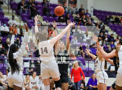 Thumbnail 3 in Gilmer vs. Pinkston (UIL 4A Regional Finals) photogallery.