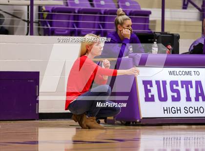 Thumbnail 2 in Gilmer vs. Pinkston (UIL 4A Regional Finals) photogallery.