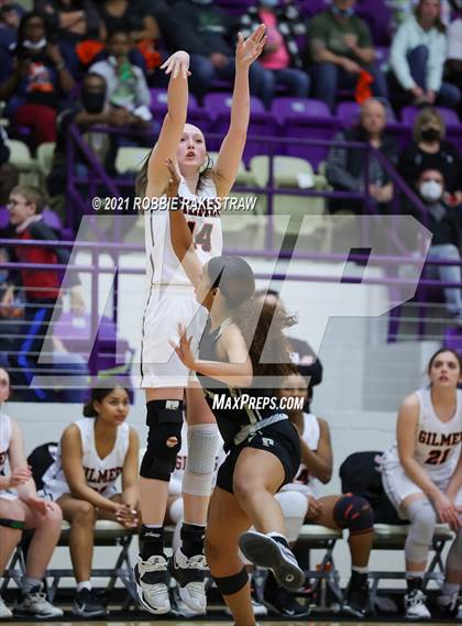 Thumbnail 3 in Gilmer vs. Pinkston (UIL 4A Regional Finals) photogallery.
