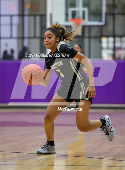Thumbnail 3 in Gilmer vs. Pinkston (UIL 4A Regional Finals) photogallery.