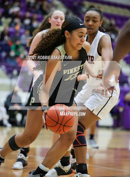 Thumbnail 3 in Gilmer vs. Pinkston (UIL 4A Regional Finals) photogallery.