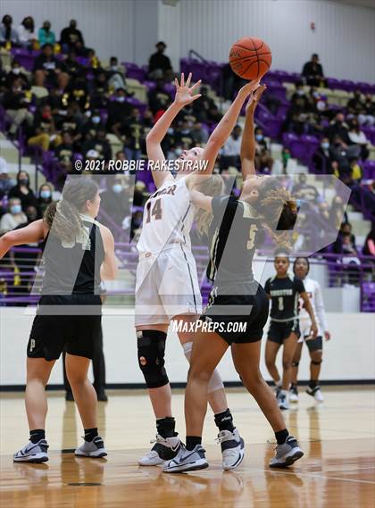 Thumbnail 1 in Gilmer vs. Pinkston (UIL 4A Regional Finals) photogallery.