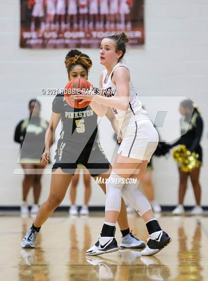 Thumbnail 3 in Gilmer vs. Pinkston (UIL 4A Regional Finals) photogallery.