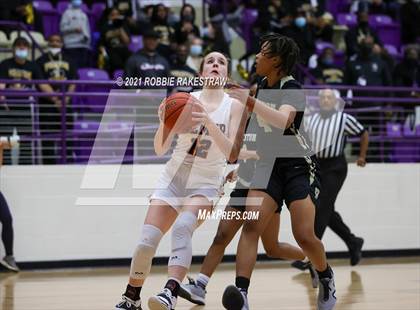 Thumbnail 1 in Gilmer vs. Pinkston (UIL 4A Regional Finals) photogallery.