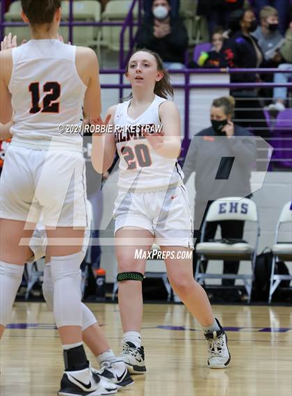 Thumbnail 1 in Gilmer vs. Pinkston (UIL 4A Regional Finals) photogallery.