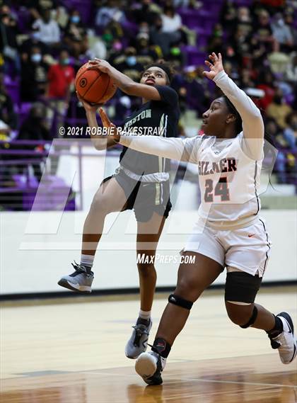 Thumbnail 2 in Gilmer vs. Pinkston (UIL 4A Regional Finals) photogallery.