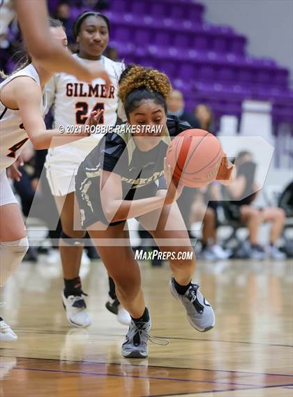 Thumbnail 1 in Gilmer vs. Pinkston (UIL 4A Regional Finals) photogallery.