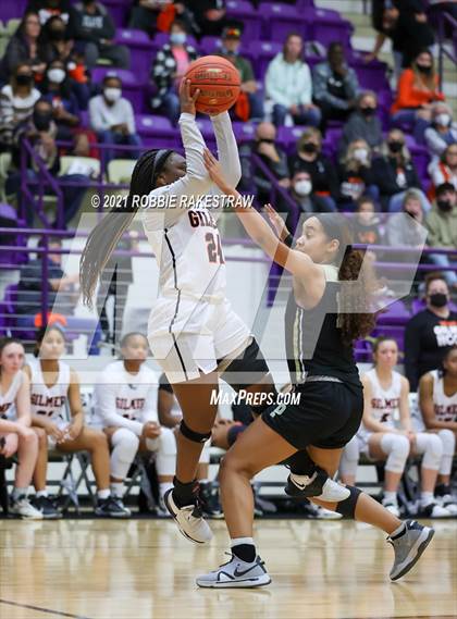 Thumbnail 1 in Gilmer vs. Pinkston (UIL 4A Regional Finals) photogallery.